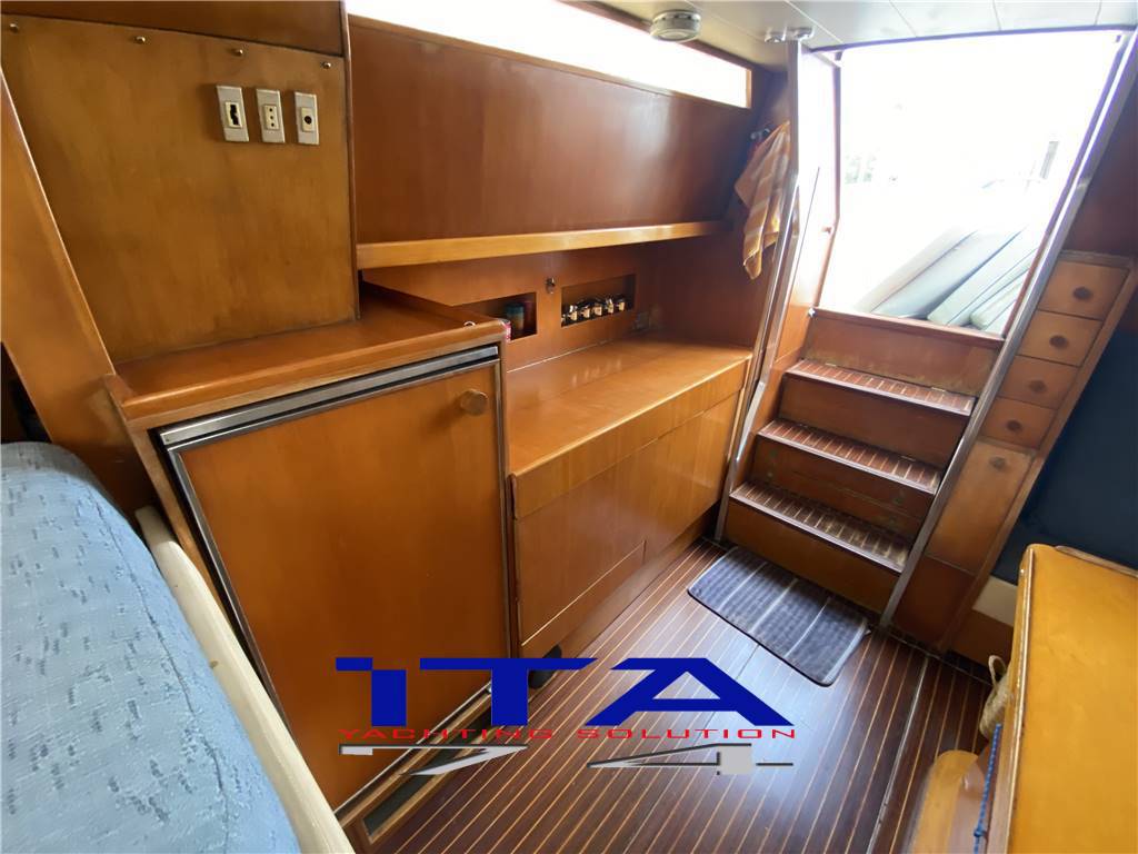Ferretti Altura 42