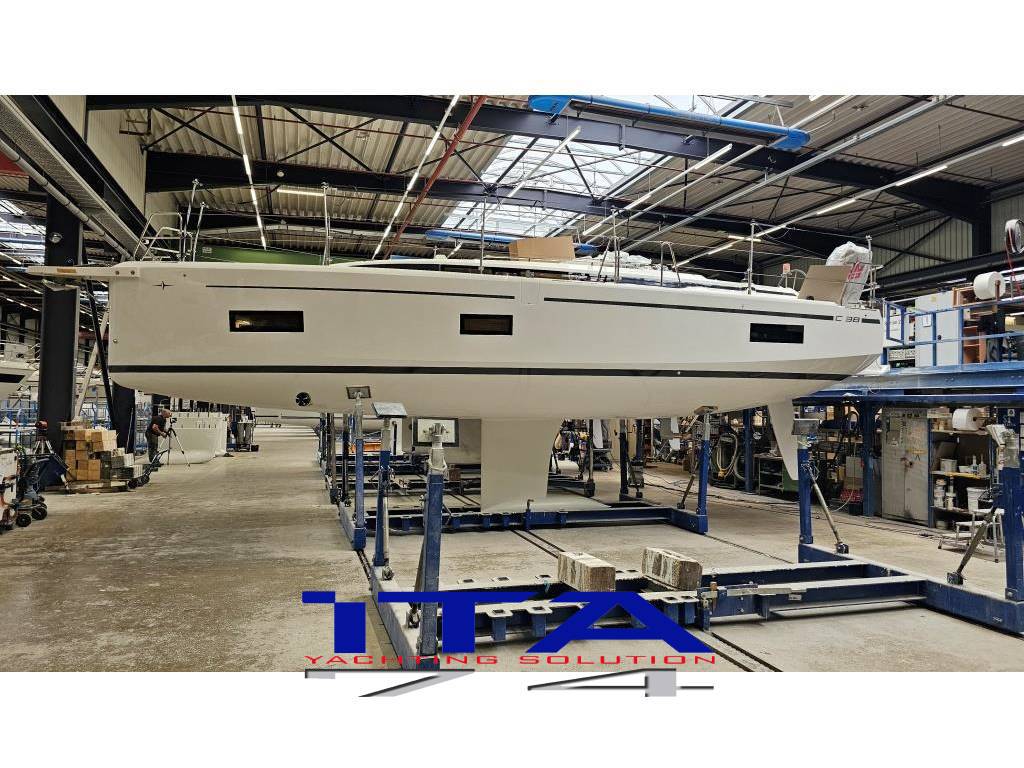 Bavaria C38
