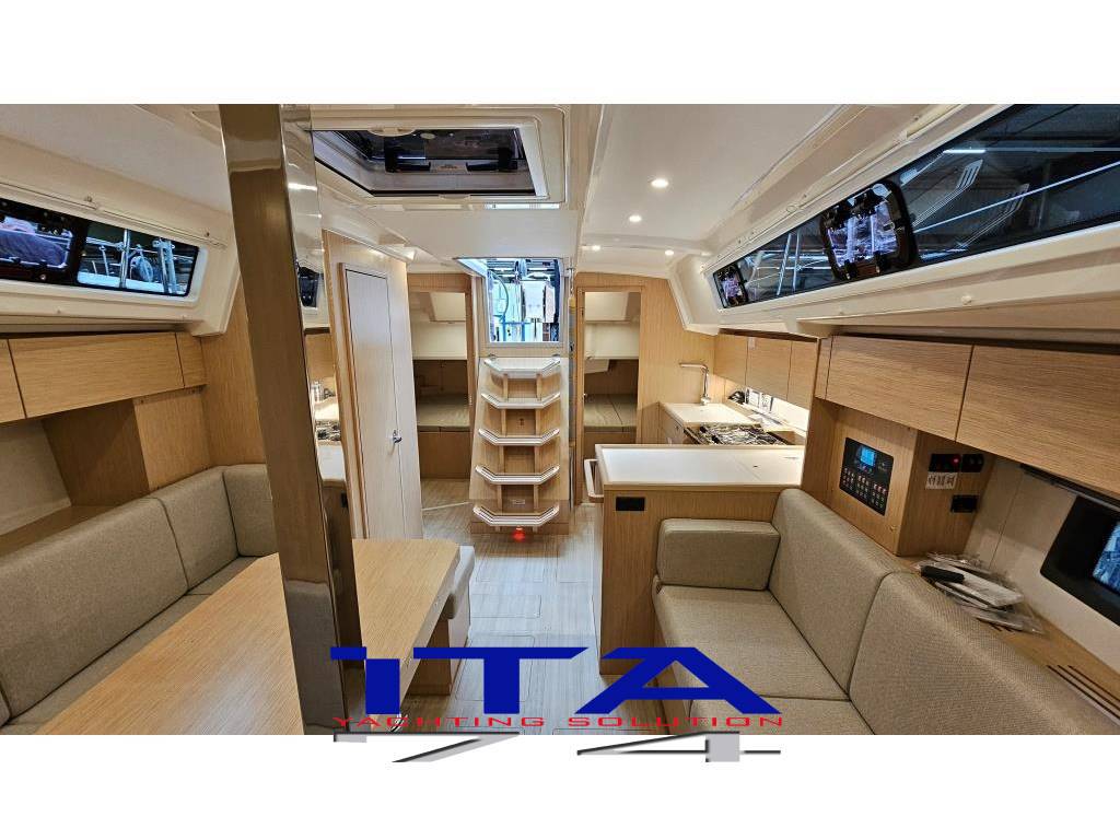 Bavaria C38