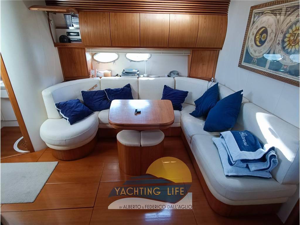Pershing 54'
