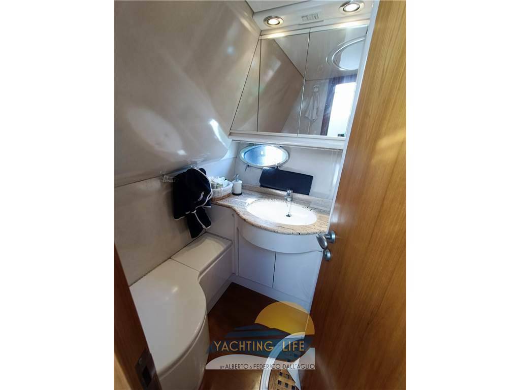 Pershing 54'