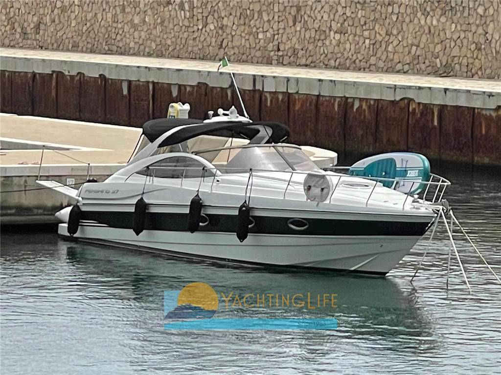 Pershing 37'