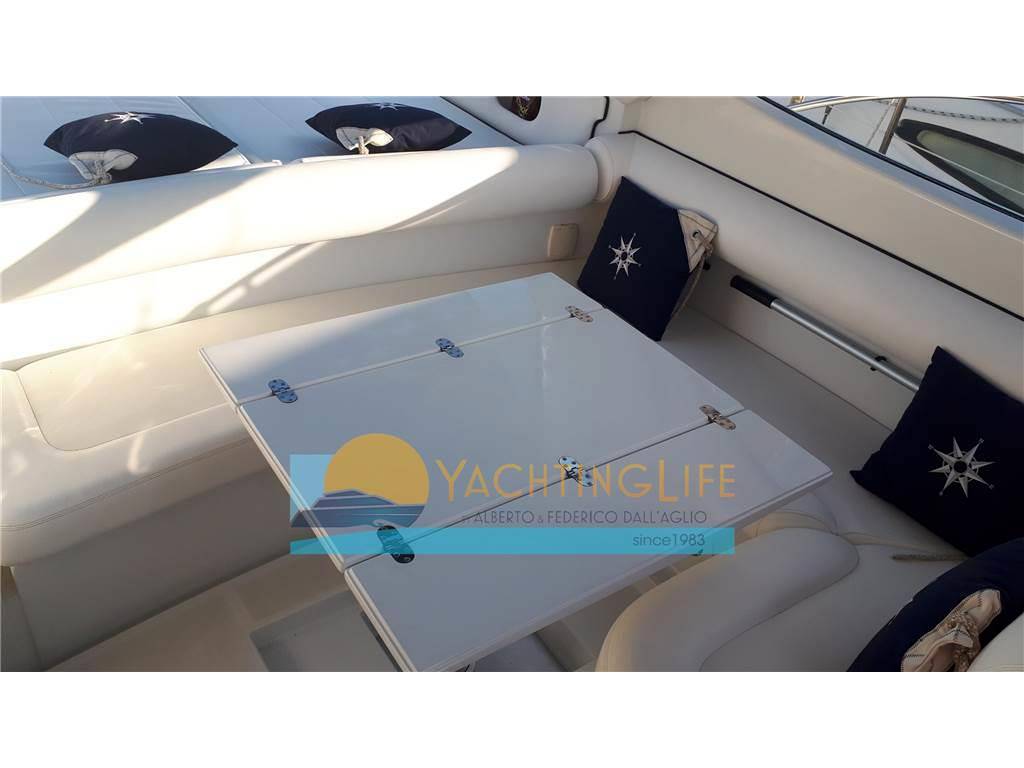 Pershing 37'