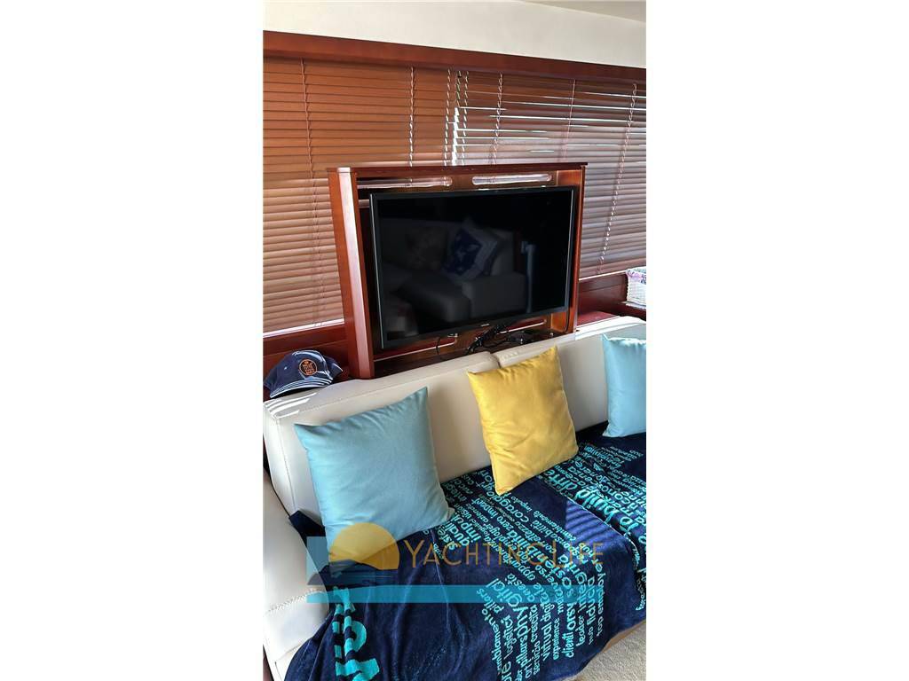 Princess yachts V 65