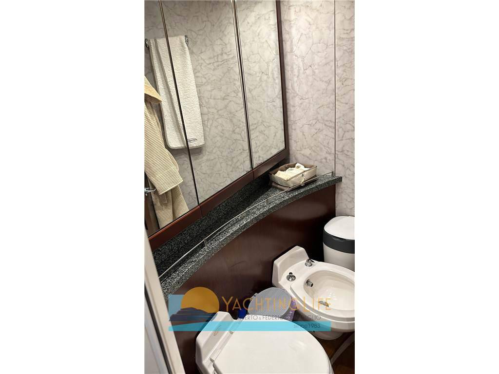 Princess yachts V 65