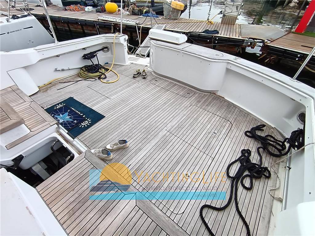 Hatteras 64 convertible