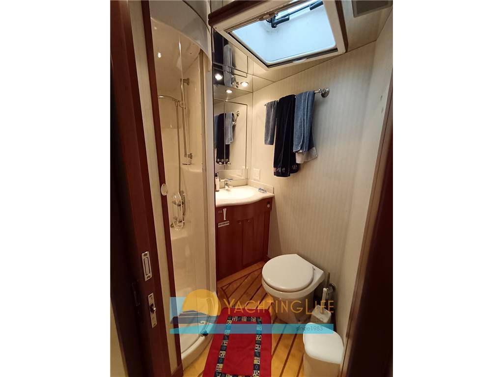 Hatteras 64 convertible
