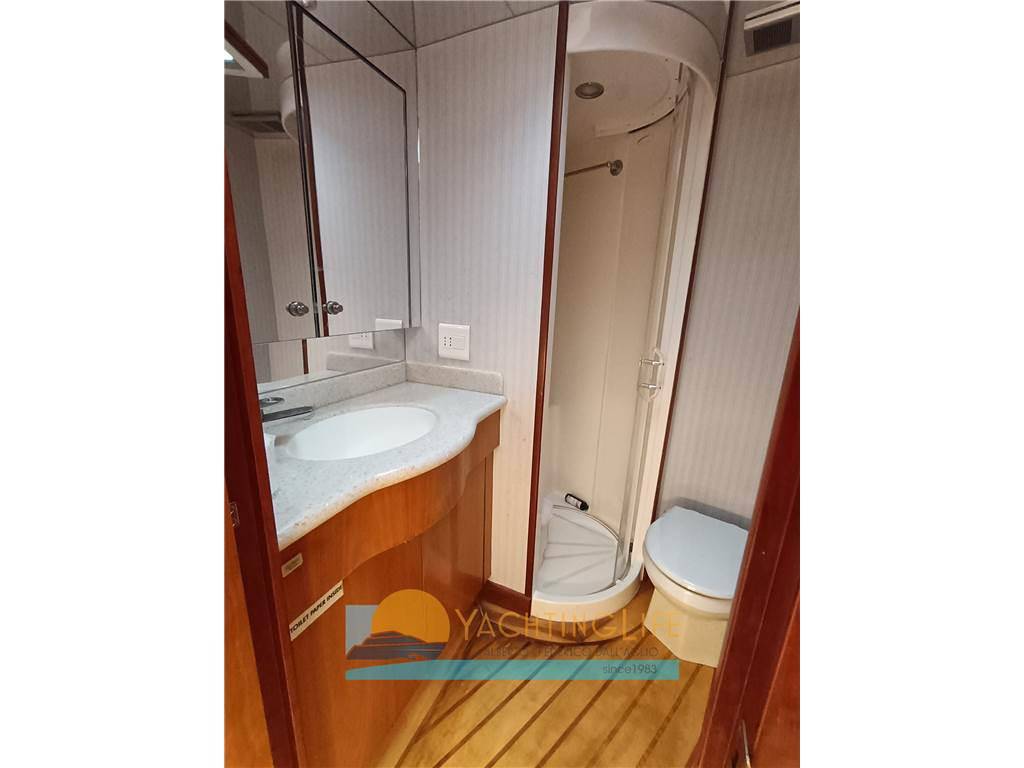 Hatteras 64 convertible