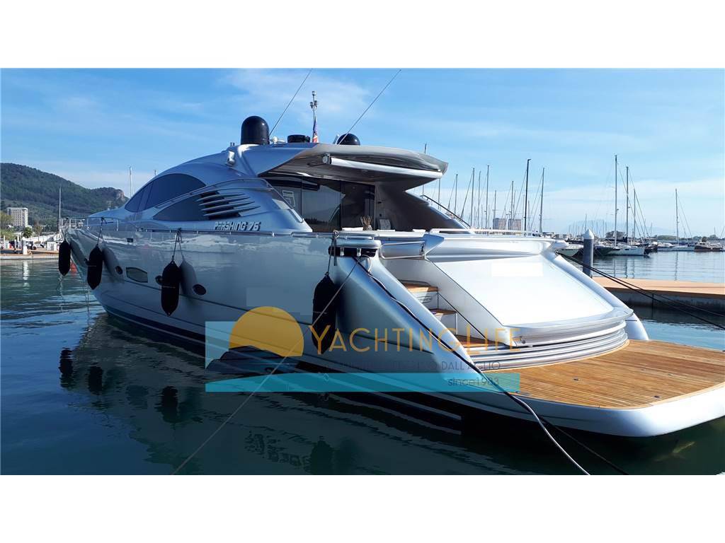 Pershing 76