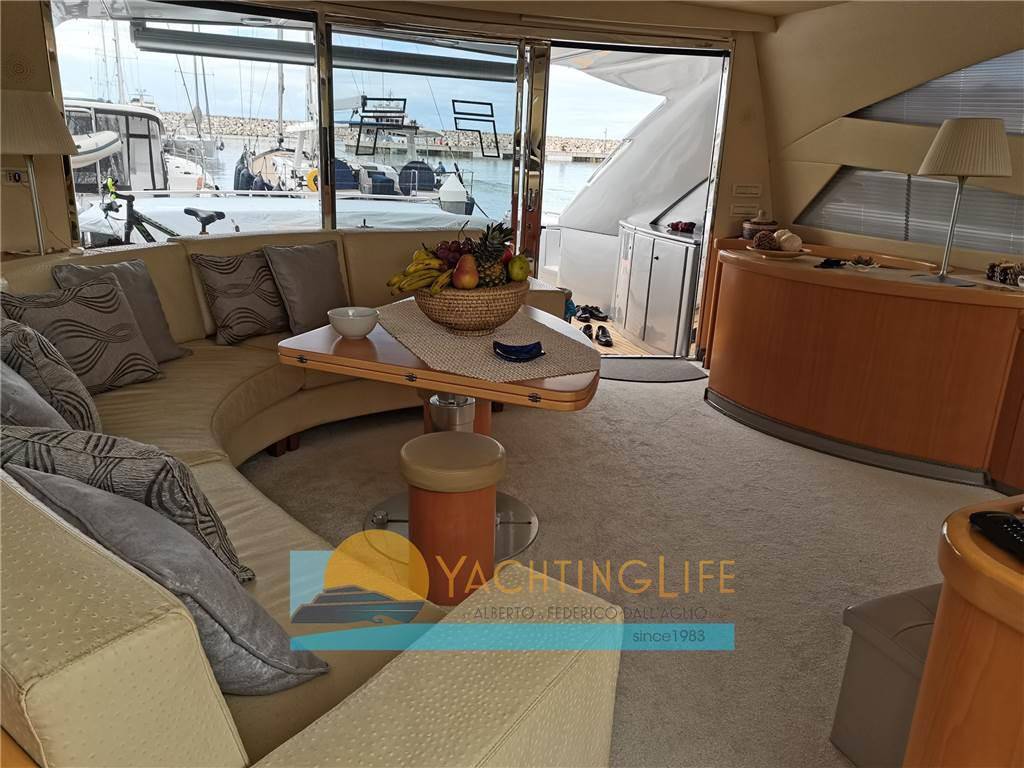 Pershing 76
