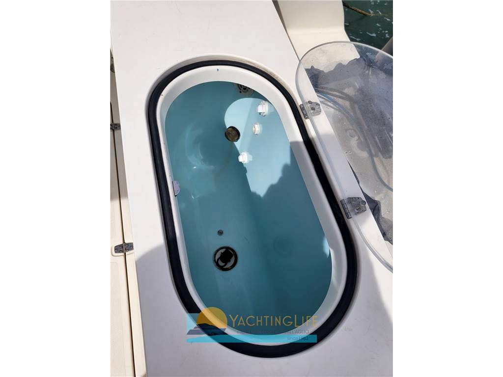 Pursuit 2670 cuddy center console
