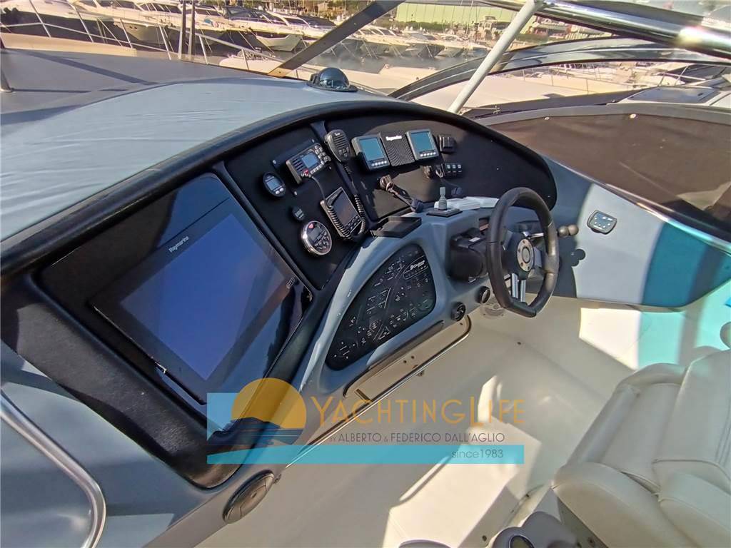 Cruisers yachts 5470 express