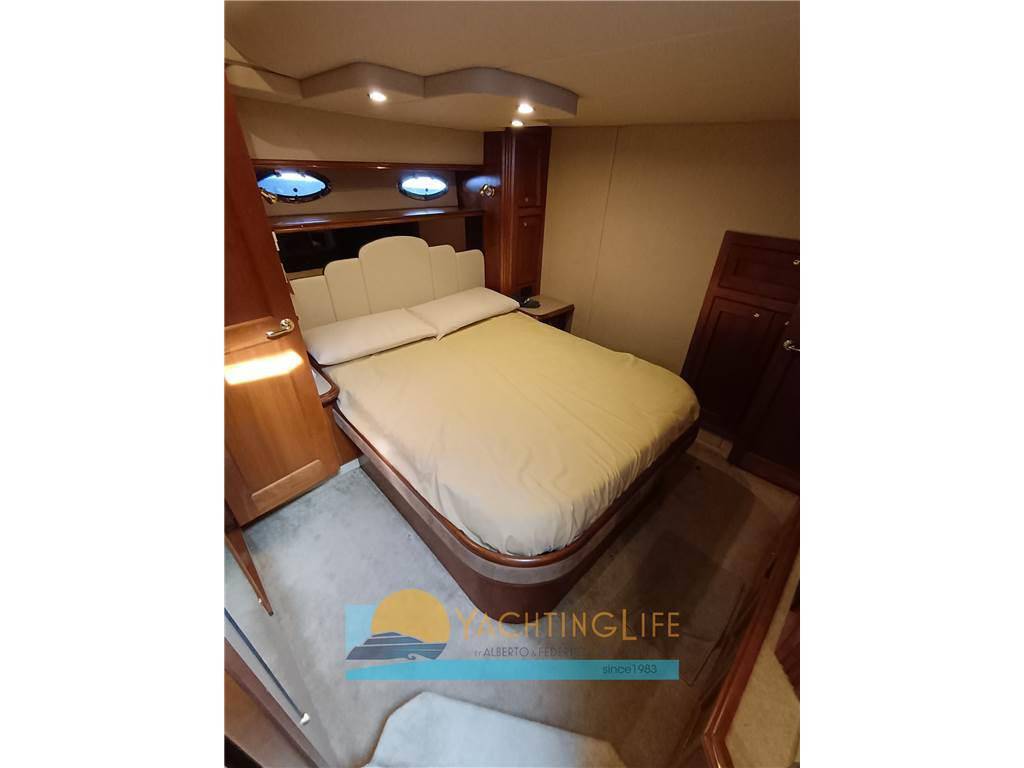 Cruisers yachts 5470 express