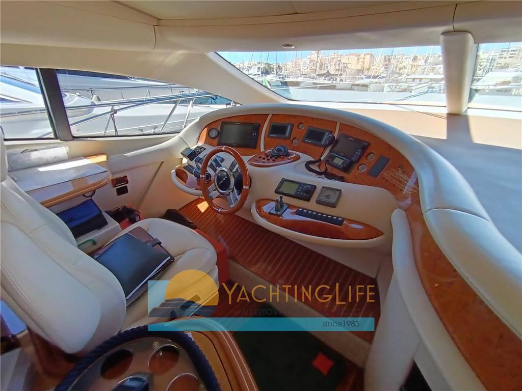 Azimut 68 flybridge evo