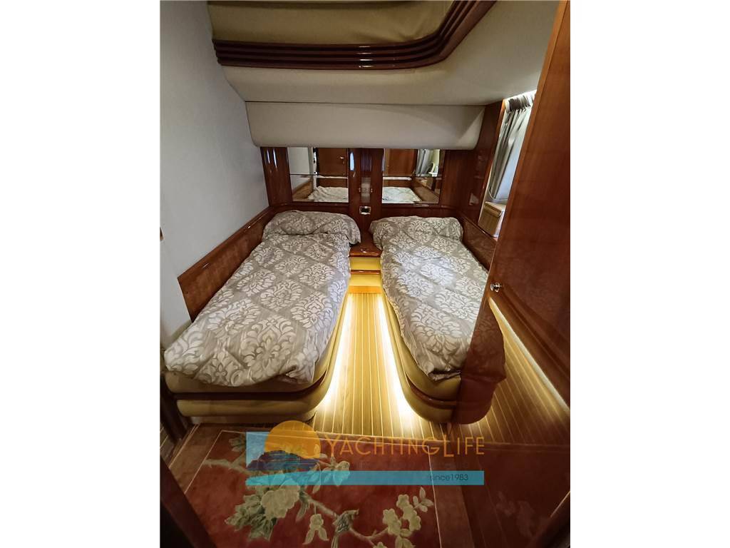 Azimut 68 flybridge evo