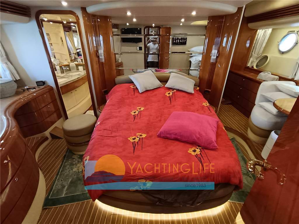 Azimut 68 flybridge evo