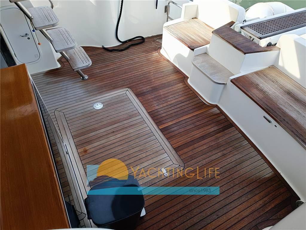 Ferretti yachts 500