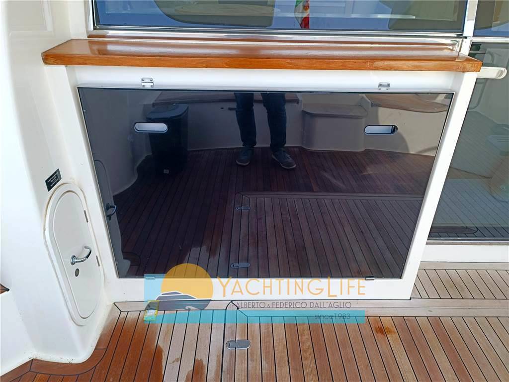Ferretti yachts 500