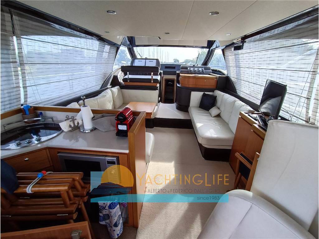 Ferretti yachts 500