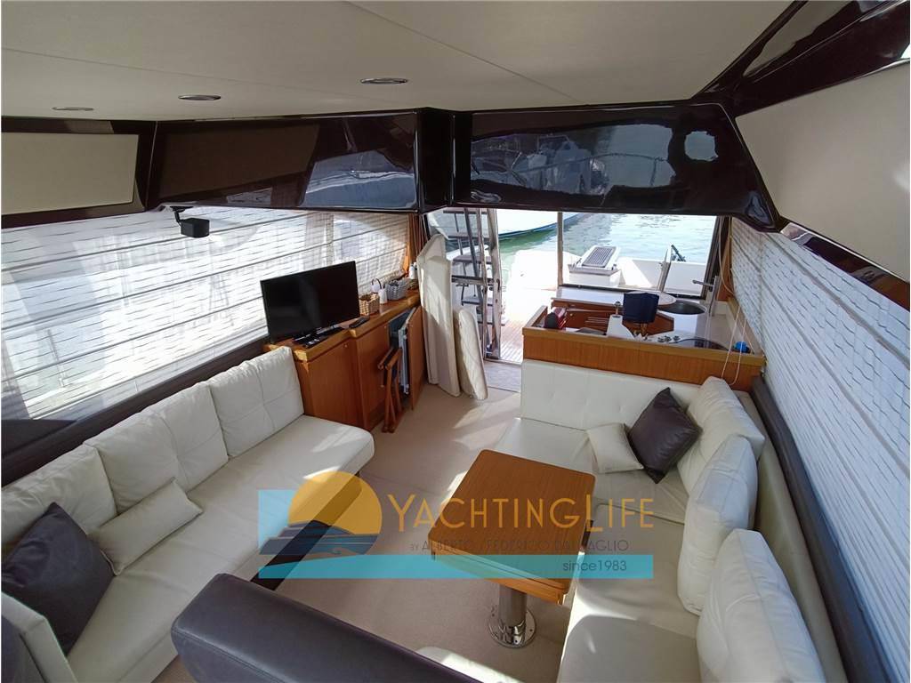 Ferretti yachts 500