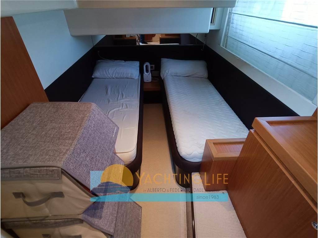 Ferretti yachts 500