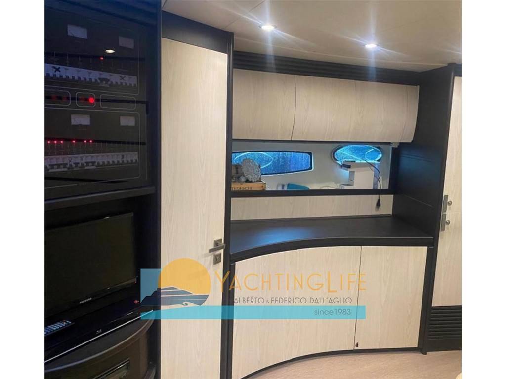 Pershing 50'