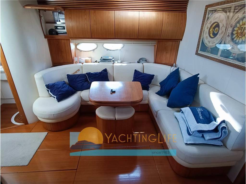 Pershing 54'