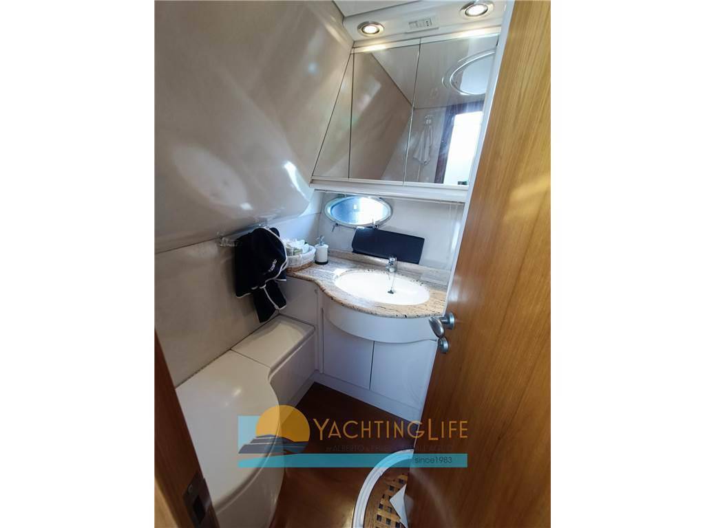 Pershing 54'