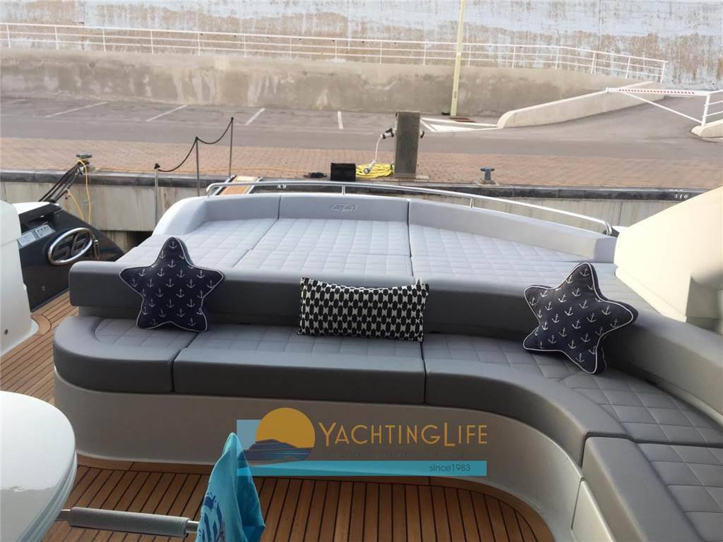 Pershing 56'