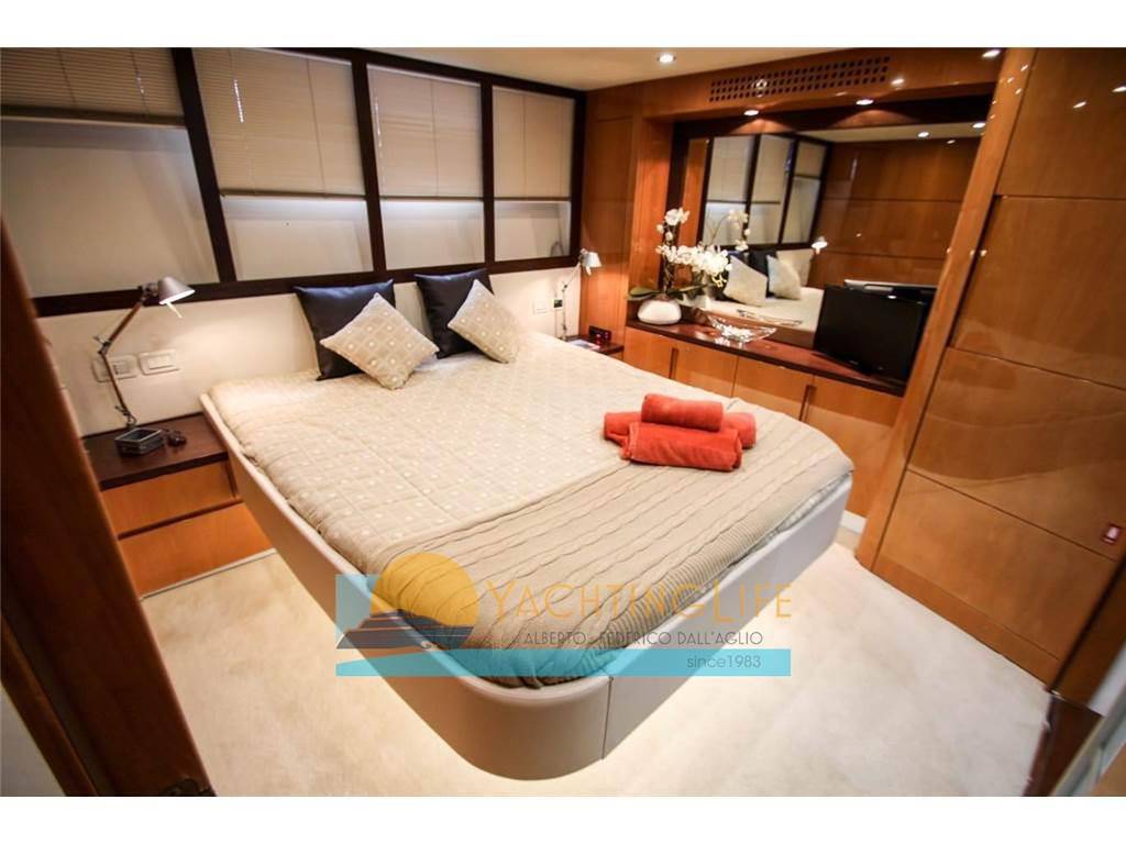 Pershing 56'