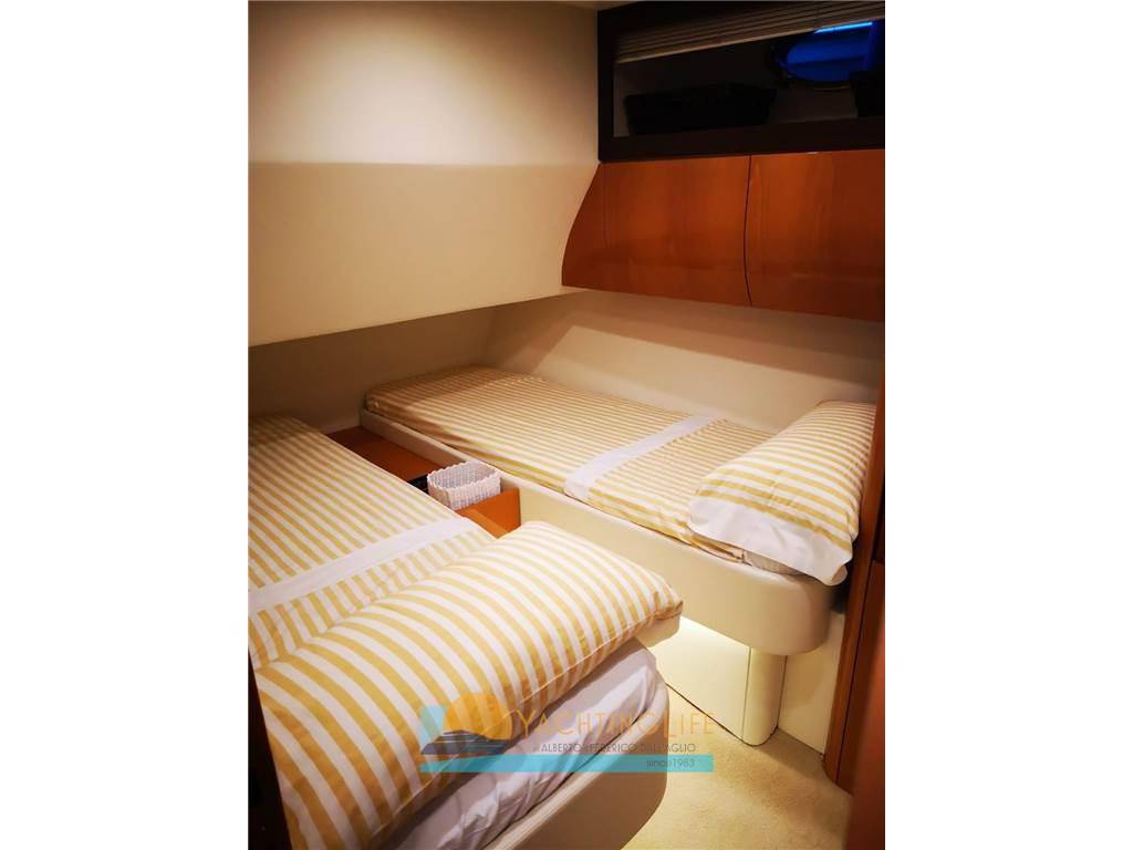 Pershing 56'