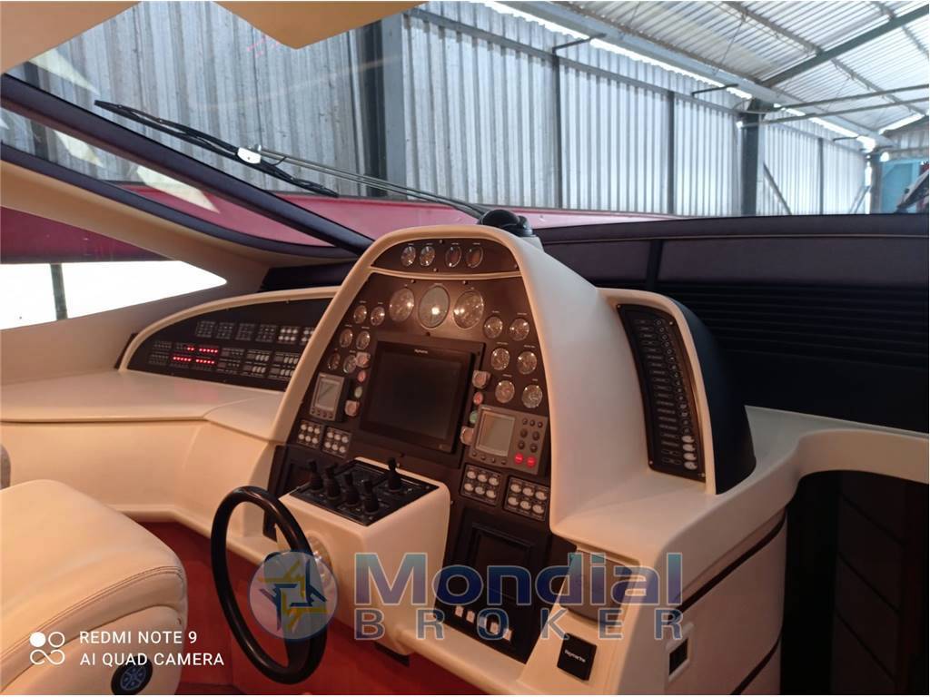 Pershing 76