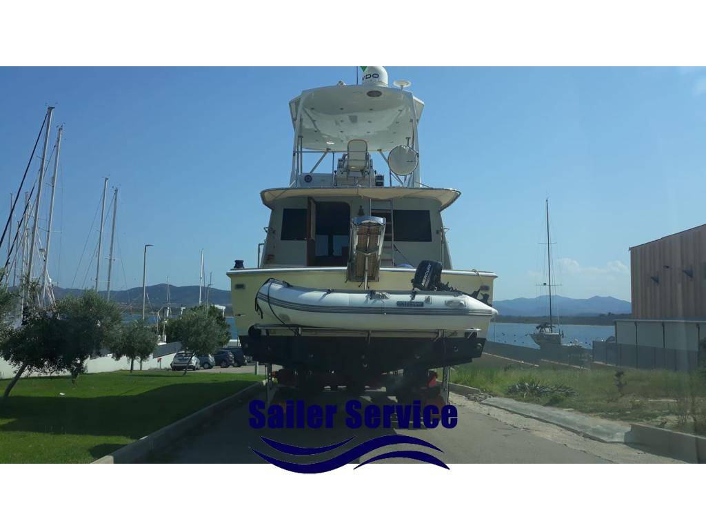Hatteras 53