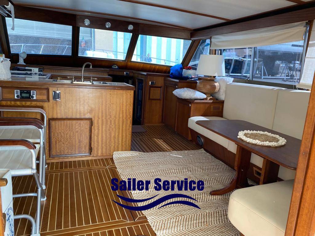 Hatteras 53