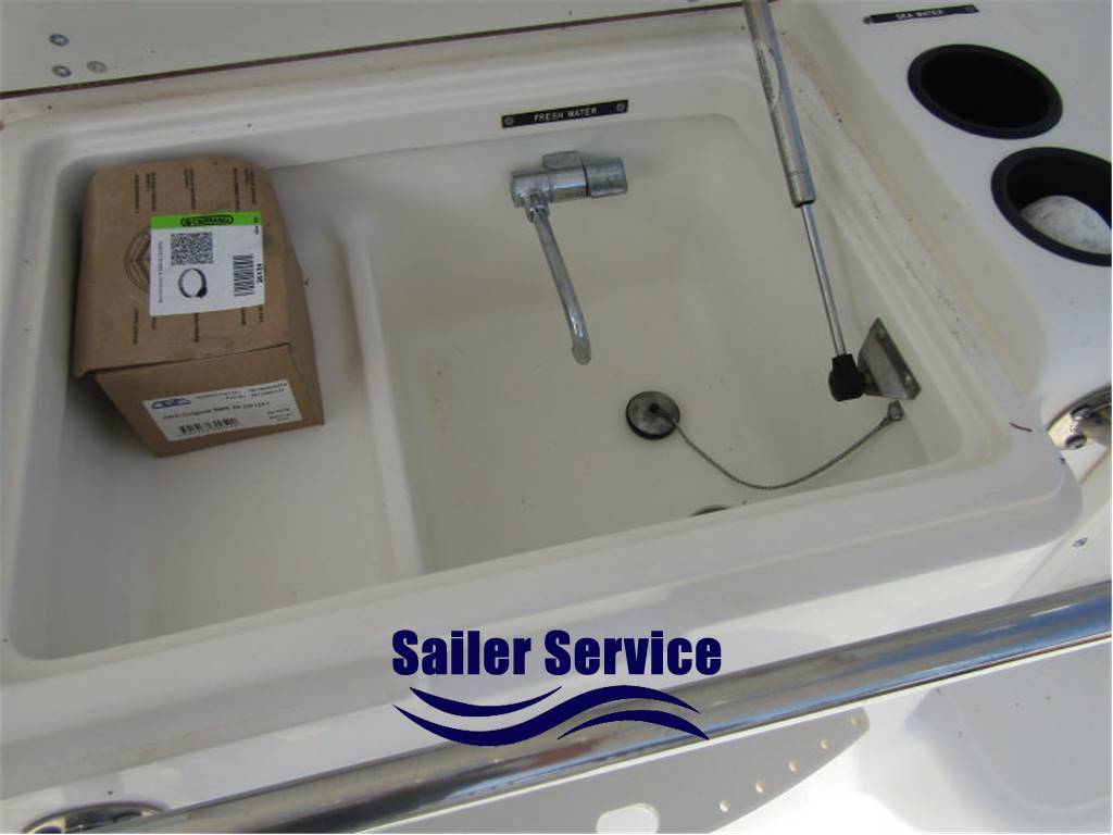 Boston whaler Defiance 34
