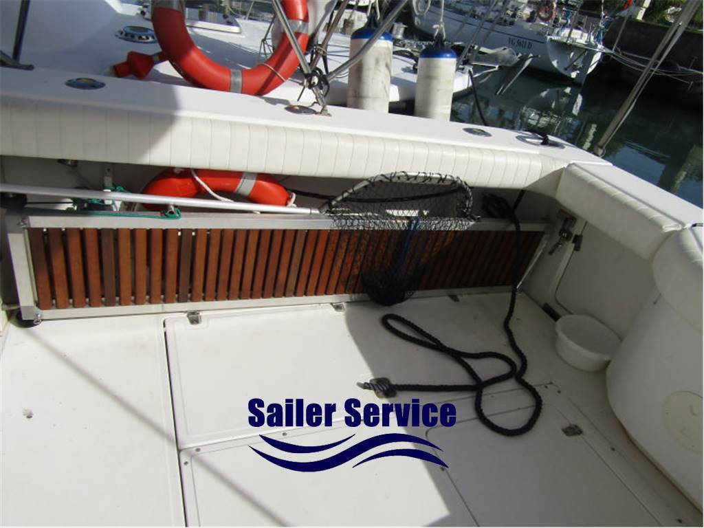 Boston whaler Defiance 34