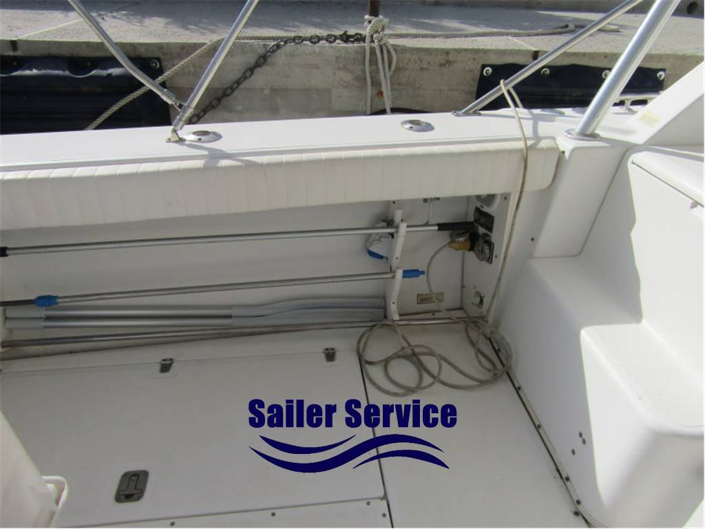 Boston whaler Defiance 34