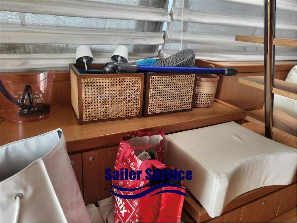 Ferretti 592