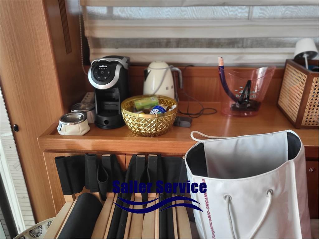 Ferretti 592