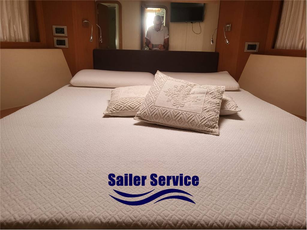 Ferretti 592