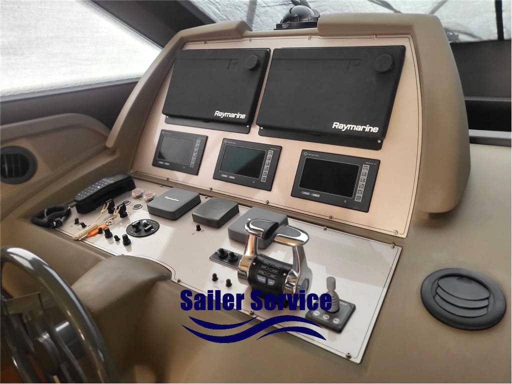 Ferretti 592