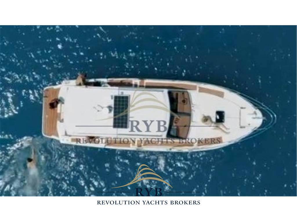 Azimut Az 32 targa