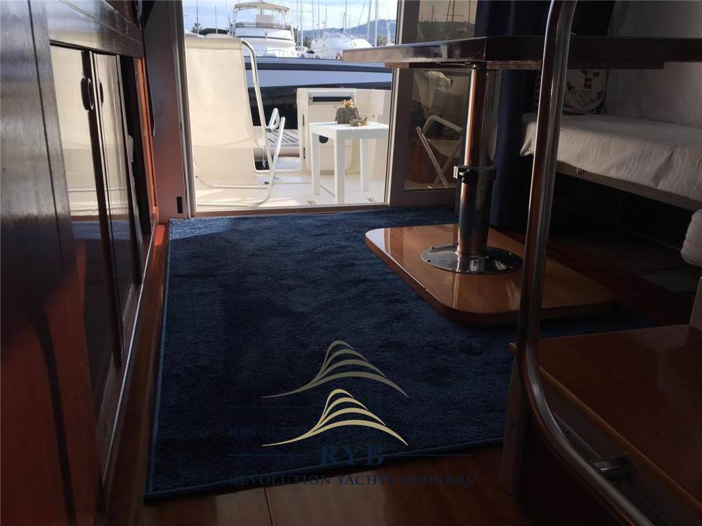 Azimut Az 32 targa
