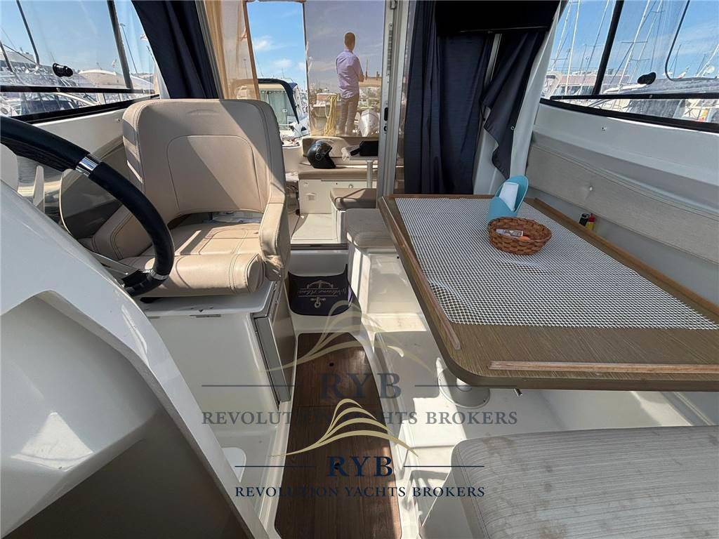 Beneteau Antares 680