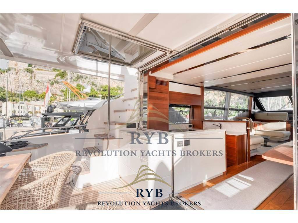 Princess yachts 68 fly
