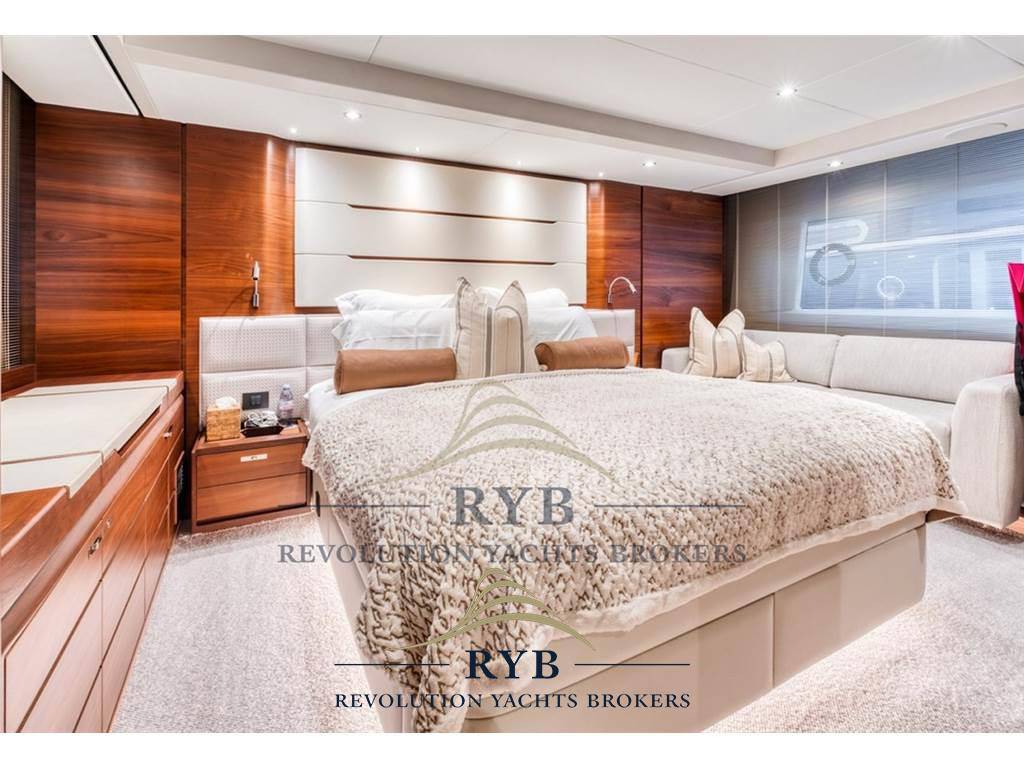 Princess yachts 68 fly