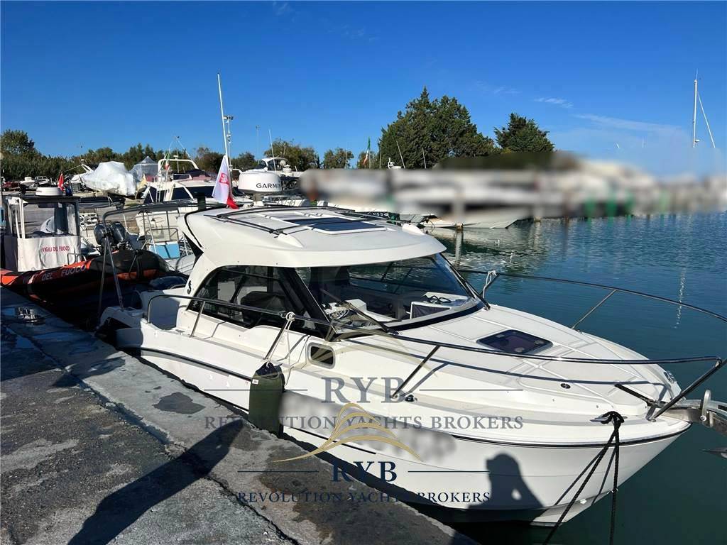 Beneteau Antares 8