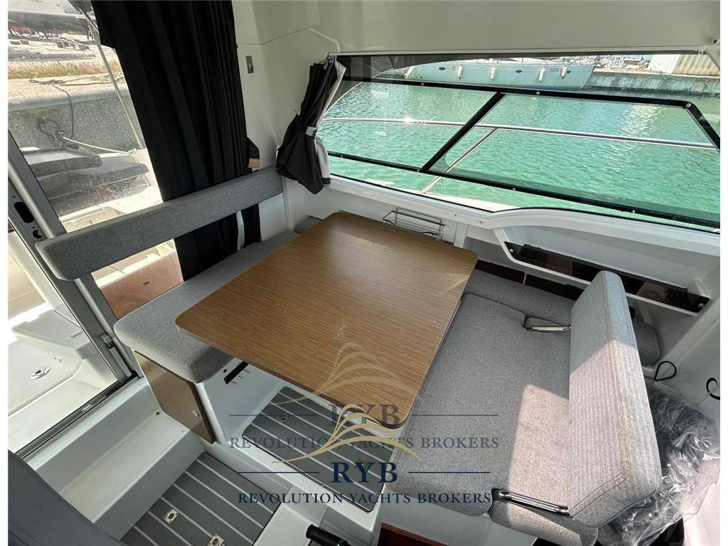 Beneteau Antares 8