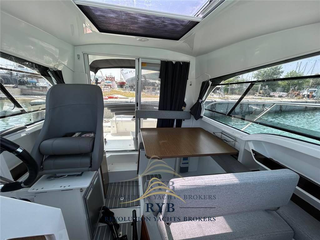 Beneteau Antares 8