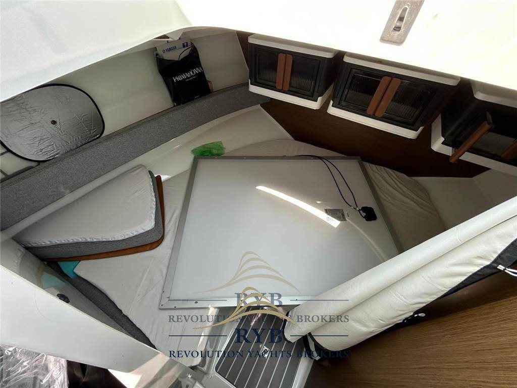 Beneteau Antares 8